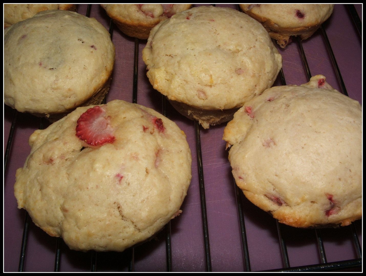 Chocolate Filled Strawberry Muffins DSCF0725