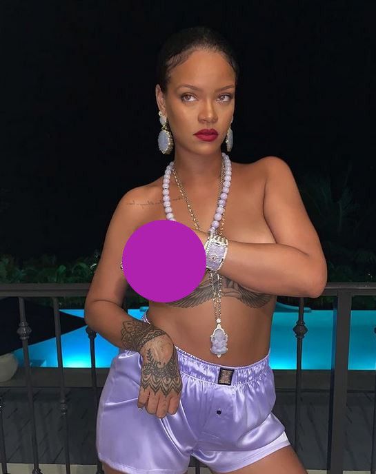 rihannatopless