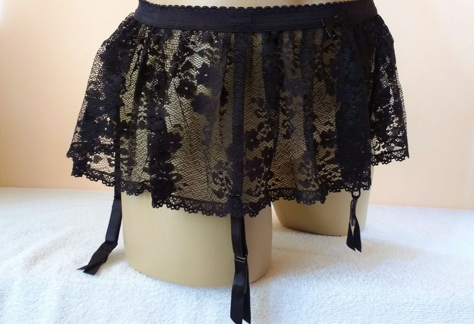 Black 4 Strap Deep Lace Skirted Suspender Garter Belt UK 12 M | eBay