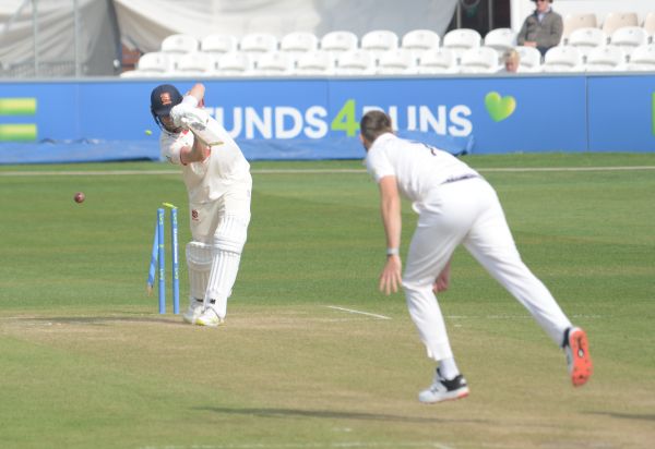 https://hosting.photobucket.com/images/p490/cricketphotos1/Sam_Cook_bld_Craig_Overton(1).jpg?width=1920&height=1080&fit=bounds