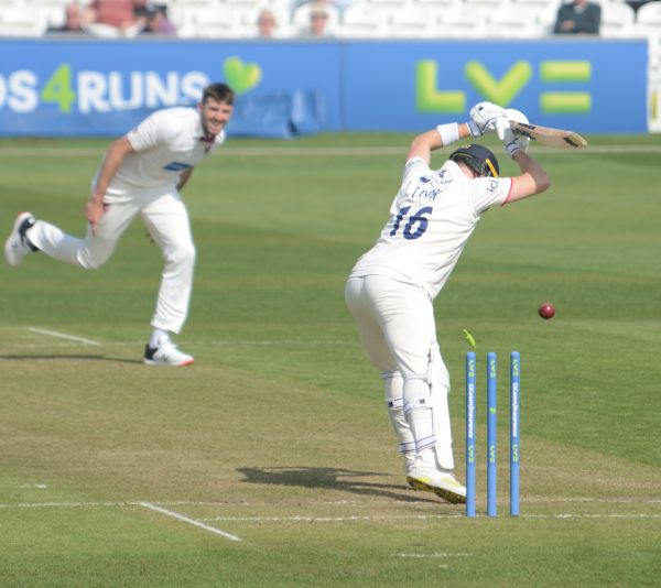https://hosting.photobucket.com/images/p490/cricketphotos1/Sam_Cook_bld_Craig_Overton.jpg?width=1920&height=1080&fit=bounds