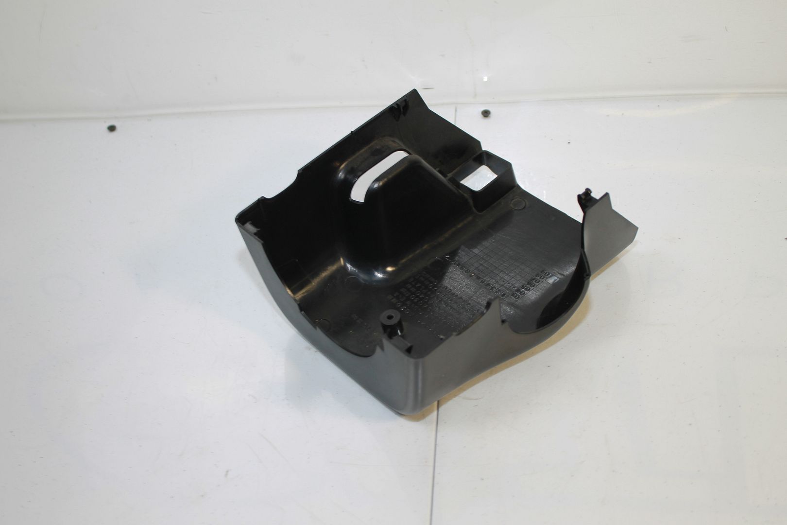 stiページ 04-07 SUBARU WRX STI OEM STEERING COLUMN LOWER CLAMSHELL
