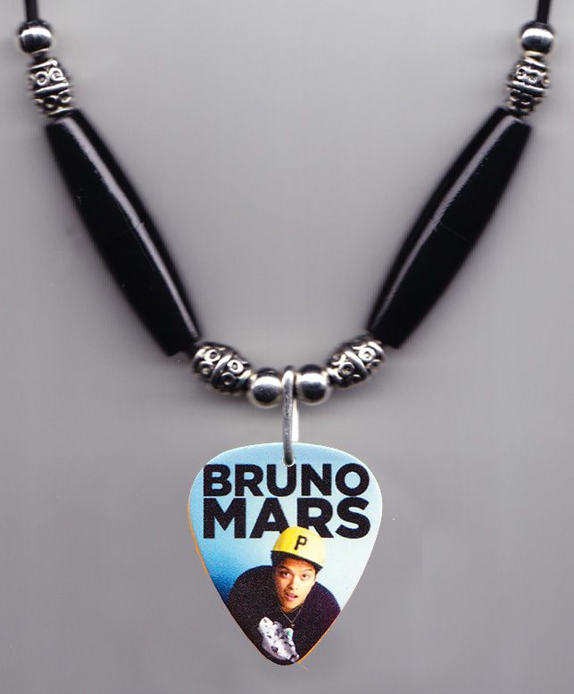 BM_Photo_Necklace_2_-_Closeup