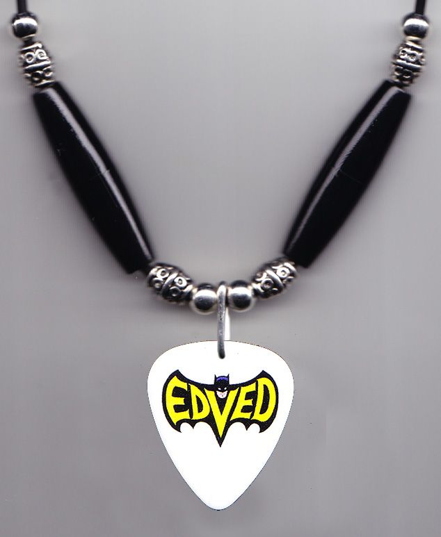 EdVed_Necklace_Closeup