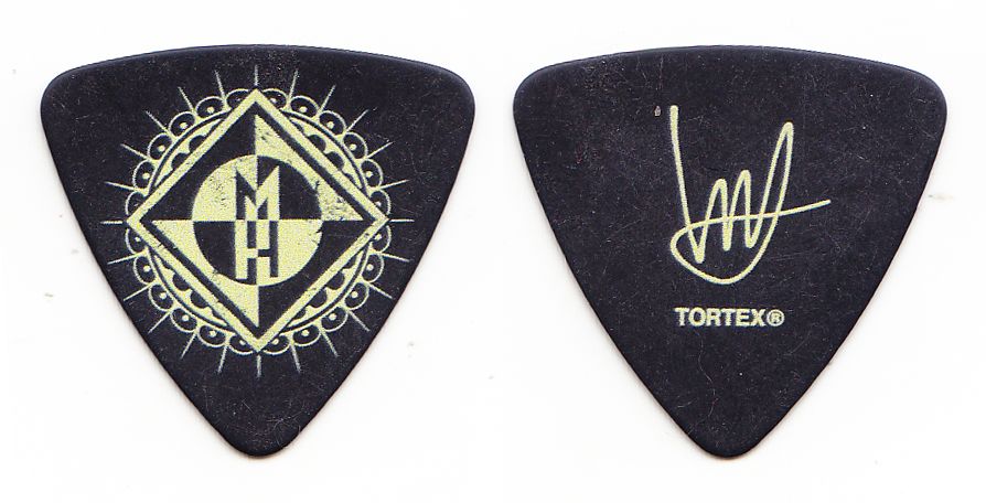 MH_JM_Bass_Pick_2