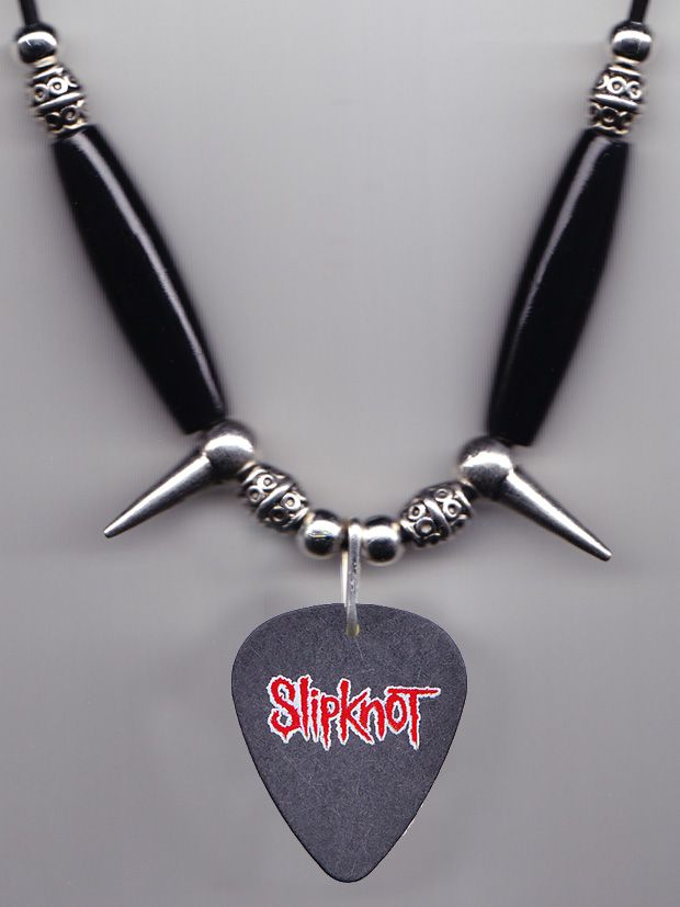 Schwarze Slipknot JR-Halskette – Nahaufnahme