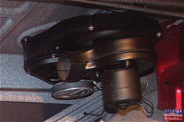 Rear_Defoger_with_speaker.jpg?width=1920&height=1080&fit=bounds