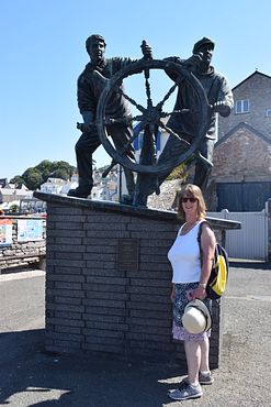 Abide_With_Me_memorial_(1)