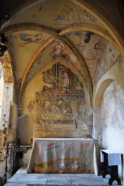 Holy_Sepulcher_Chapel_-_12th_century_paintings_(1)