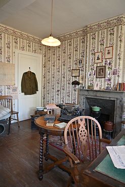 The Chaplain's room (3)