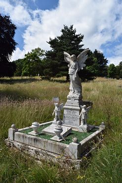 The best memorials - 2 related families (1)