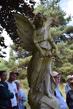 The best memorials - 2 related families (6)