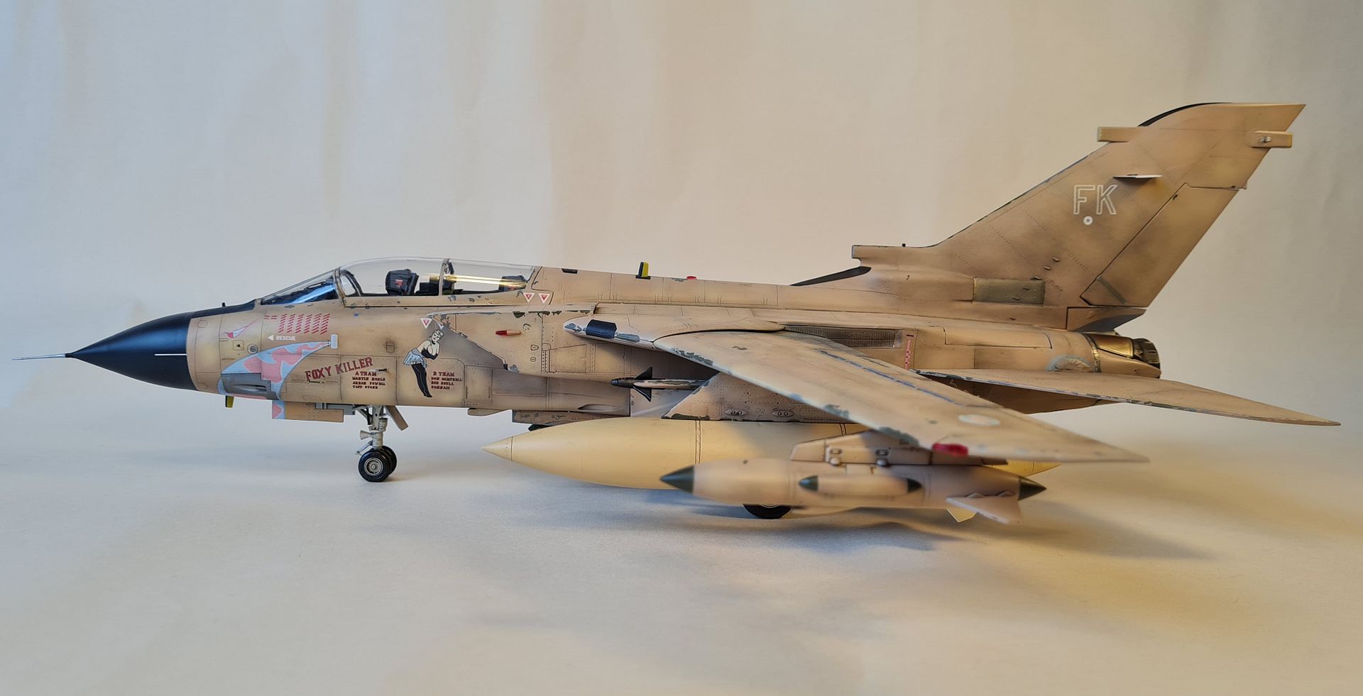 11136 1:48 トーネード GR.1 デザートベイブ プラモデル :: 飛行機