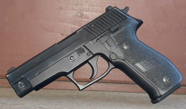 'Old' P226 Geneva Police First Time Range Visit | SIG Talk