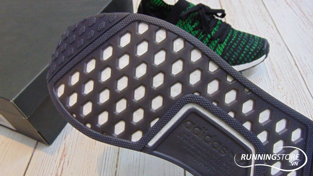 Adidas NMD R1 Primeknit - Core Black / Noble Green / Bold Green - AQ0936