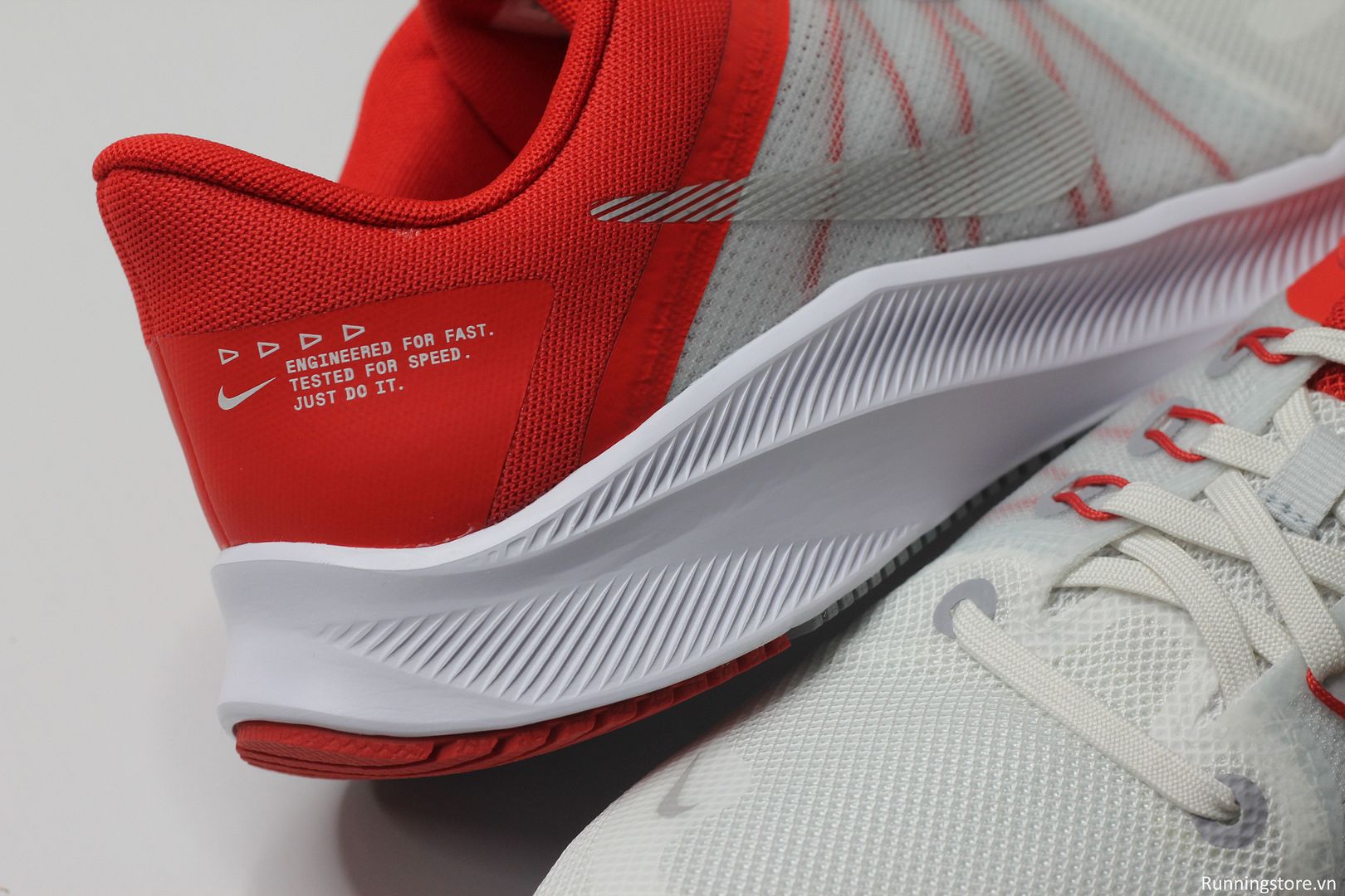 Nike Quest 4- White/ Chile Red DA1105-100