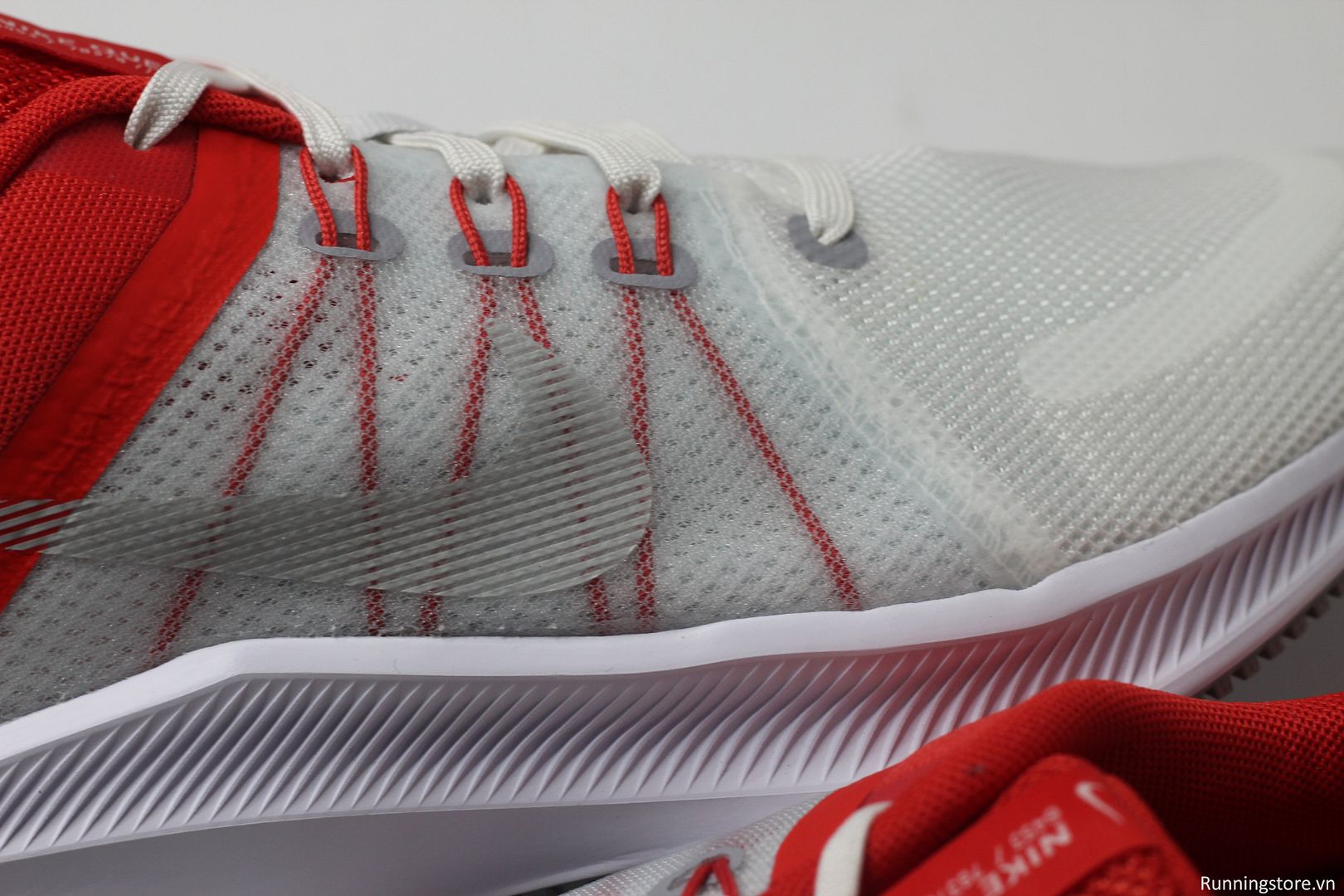 Nike Quest 4- White/ Chile Red DA1105-100