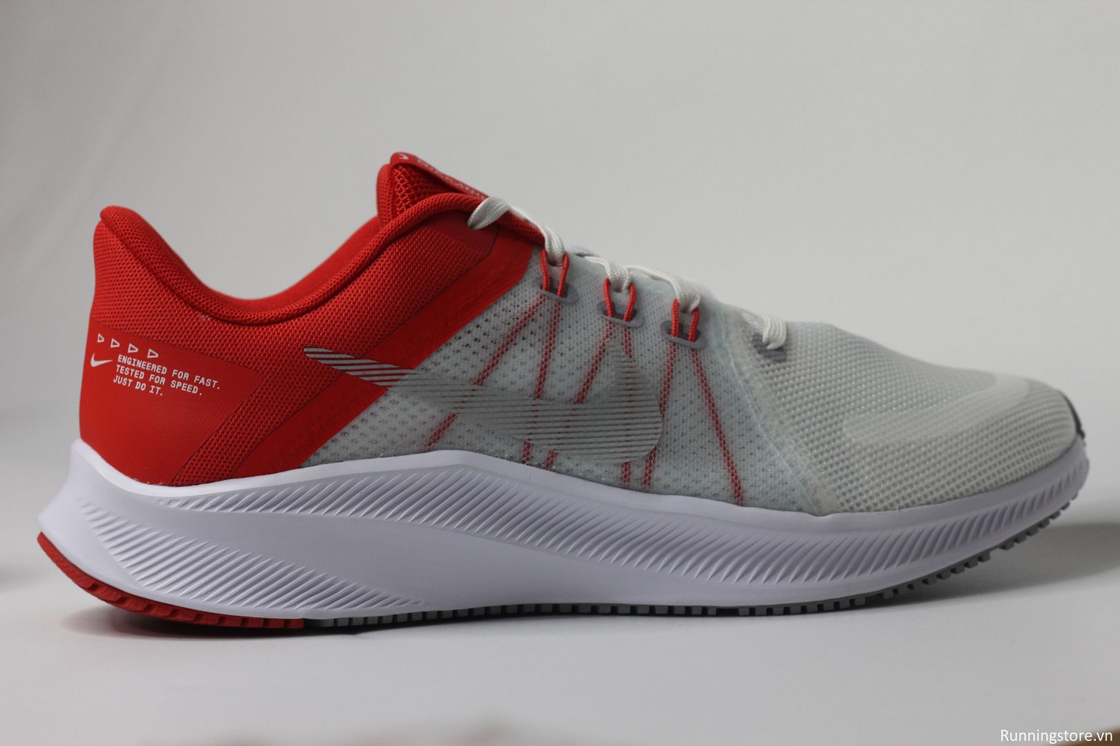 Nike Quest 4- White/ Chile Red DA1105-100