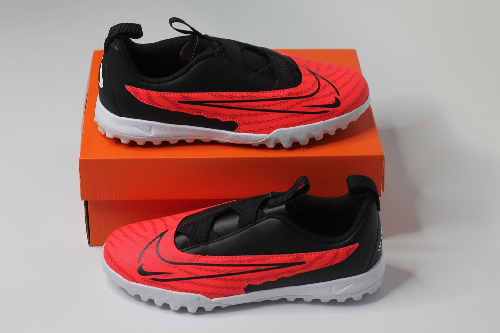 Nike Phantom GX Academy TF Jr màu đỏ đen DD9557-600