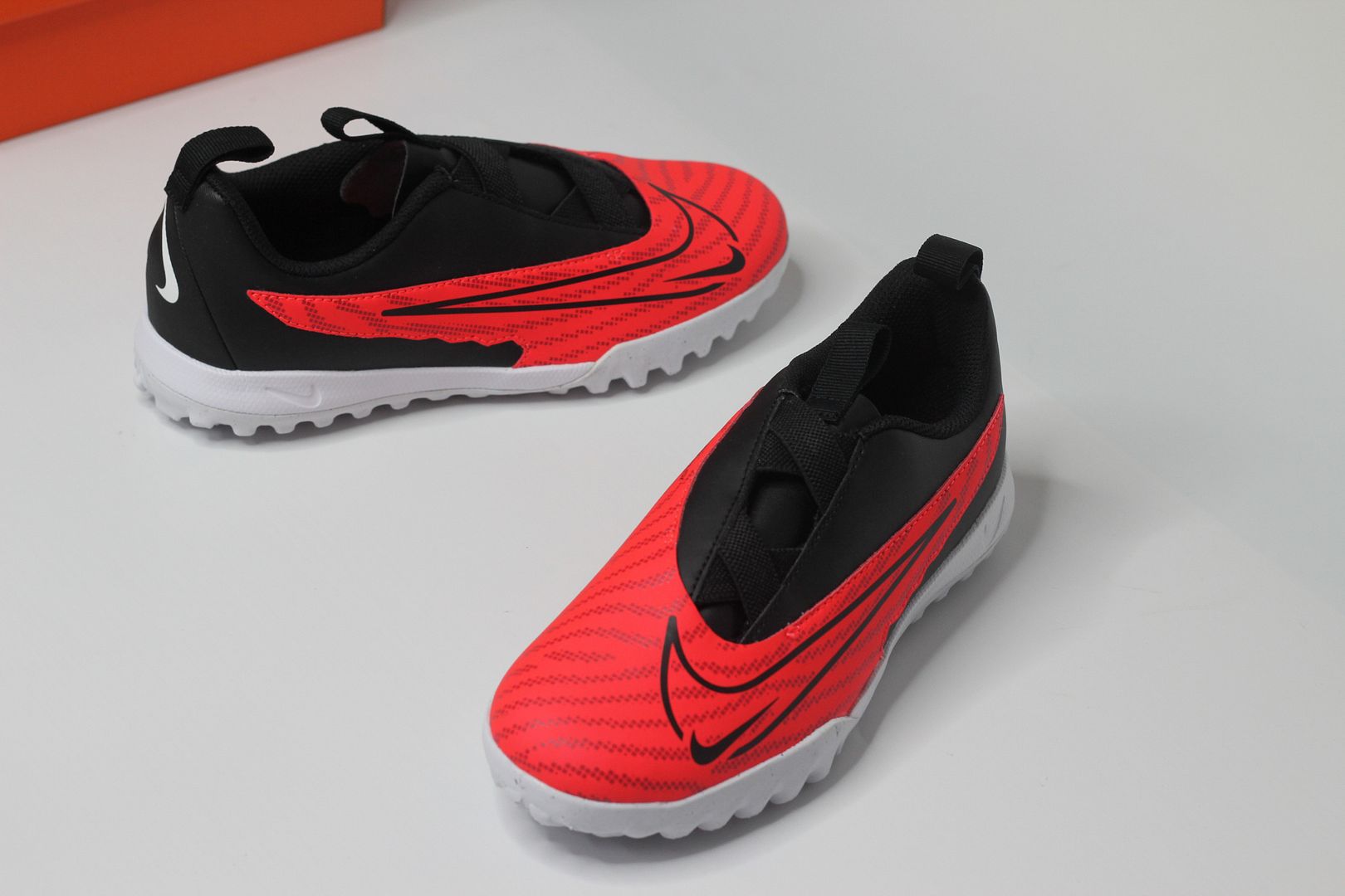 Nike Phantom GX Academy TF Jr màu đỏ đen DD9557-600