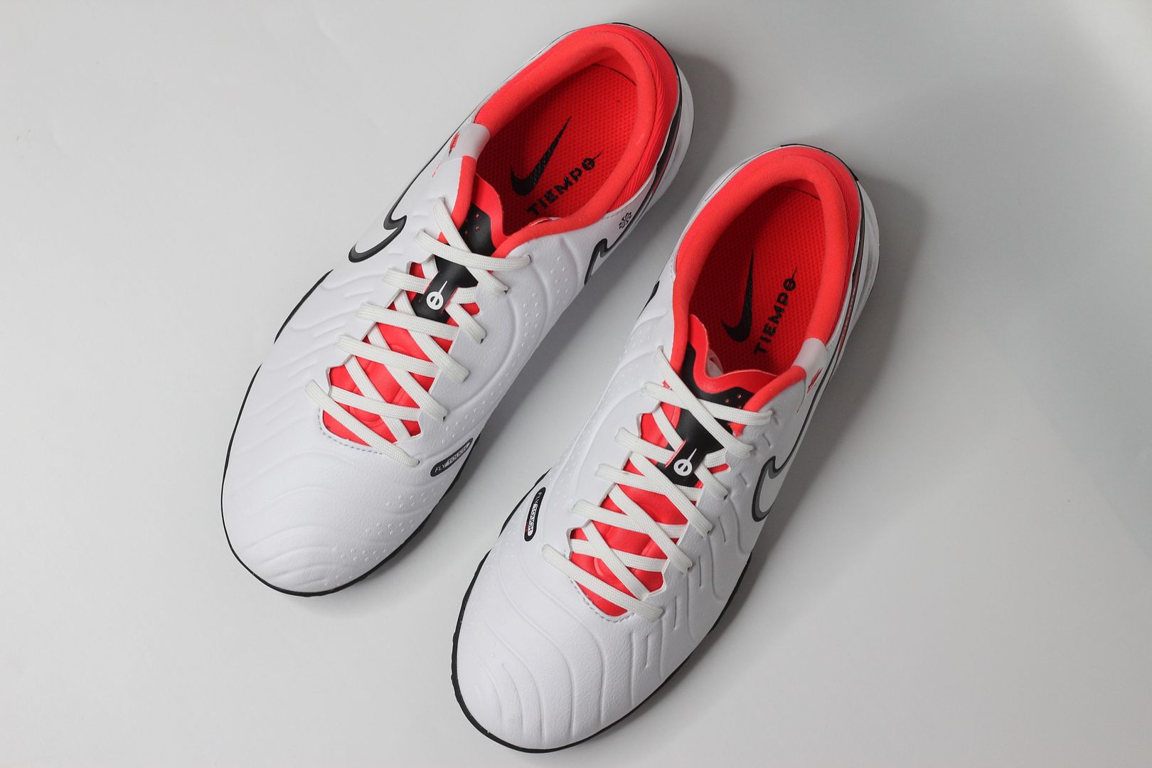 Nike Tiempo Legend 10 Academy TF Ready pack màu trắng đỏ DV4342-100