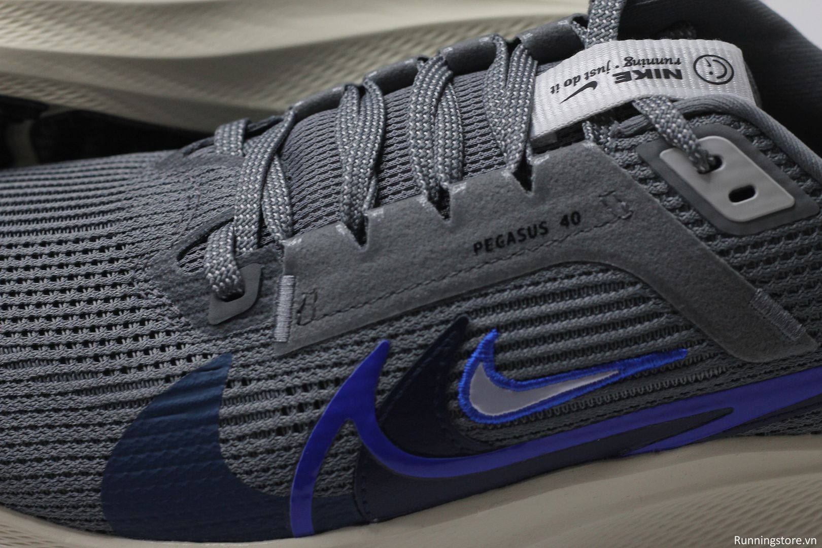 Nike Pegasus 40 Premium Air Zoom - Smoke Grey/ Multi-color FB7179-002