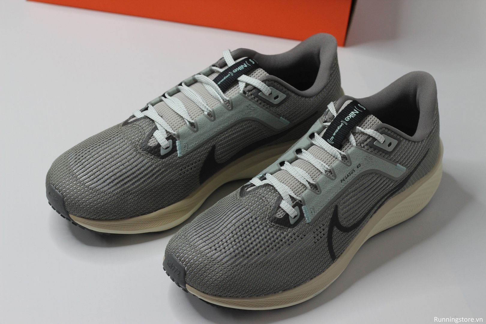 Giày chạy bộ Nike Air Zoom Pegasus 40 màu xám FN7498-012