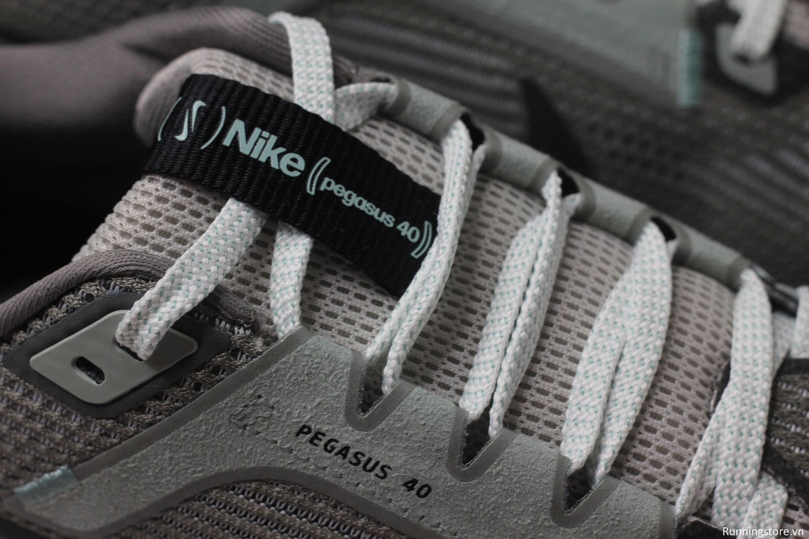 Giày chạy bộ Nike Air Zoom Pegasus 40 màu xám FN7498-012