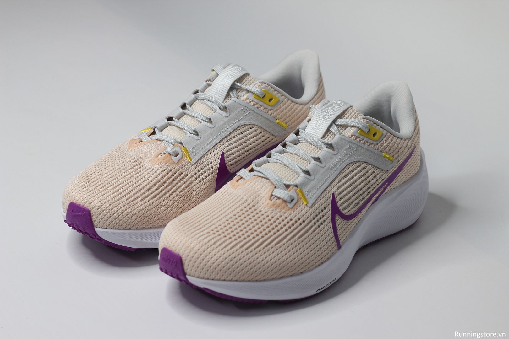 Nike Pegasus 40 Air Zoom W màu cam nhạt DV3854-800