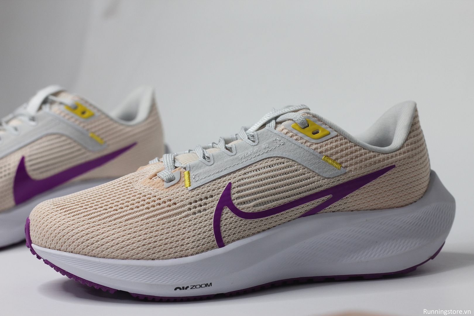 Nike Pegasus 40 Air Zoom W màu cam nhạt DV3854-800