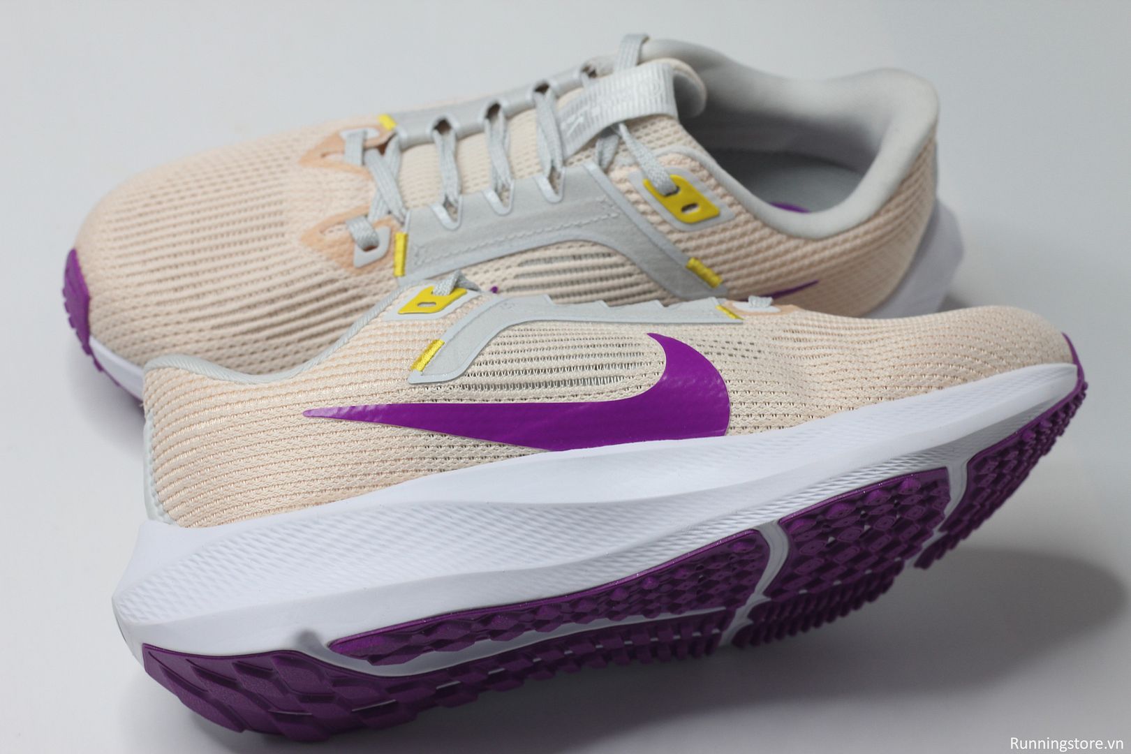 Nike Pegasus 40 Air Zoom W màu cam nhạt DV3854-800