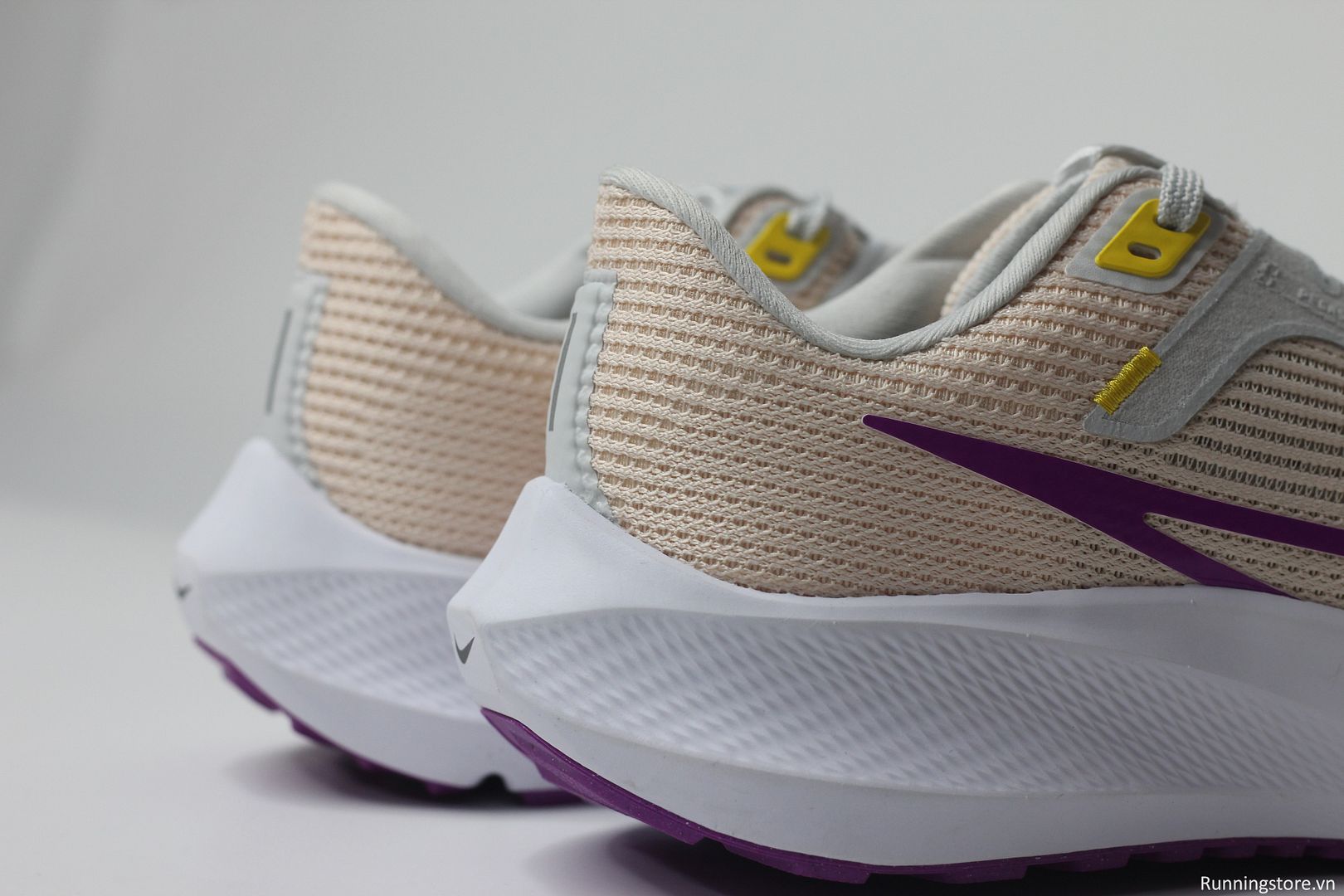 Nike Pegasus 40 Air Zoom W màu cam nhạt DV3854-800