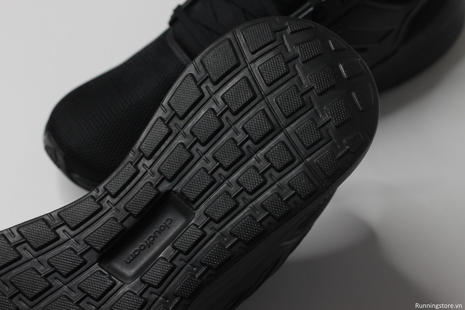 Giày chạy bộ Adidas EQ19 màu đen GV7373