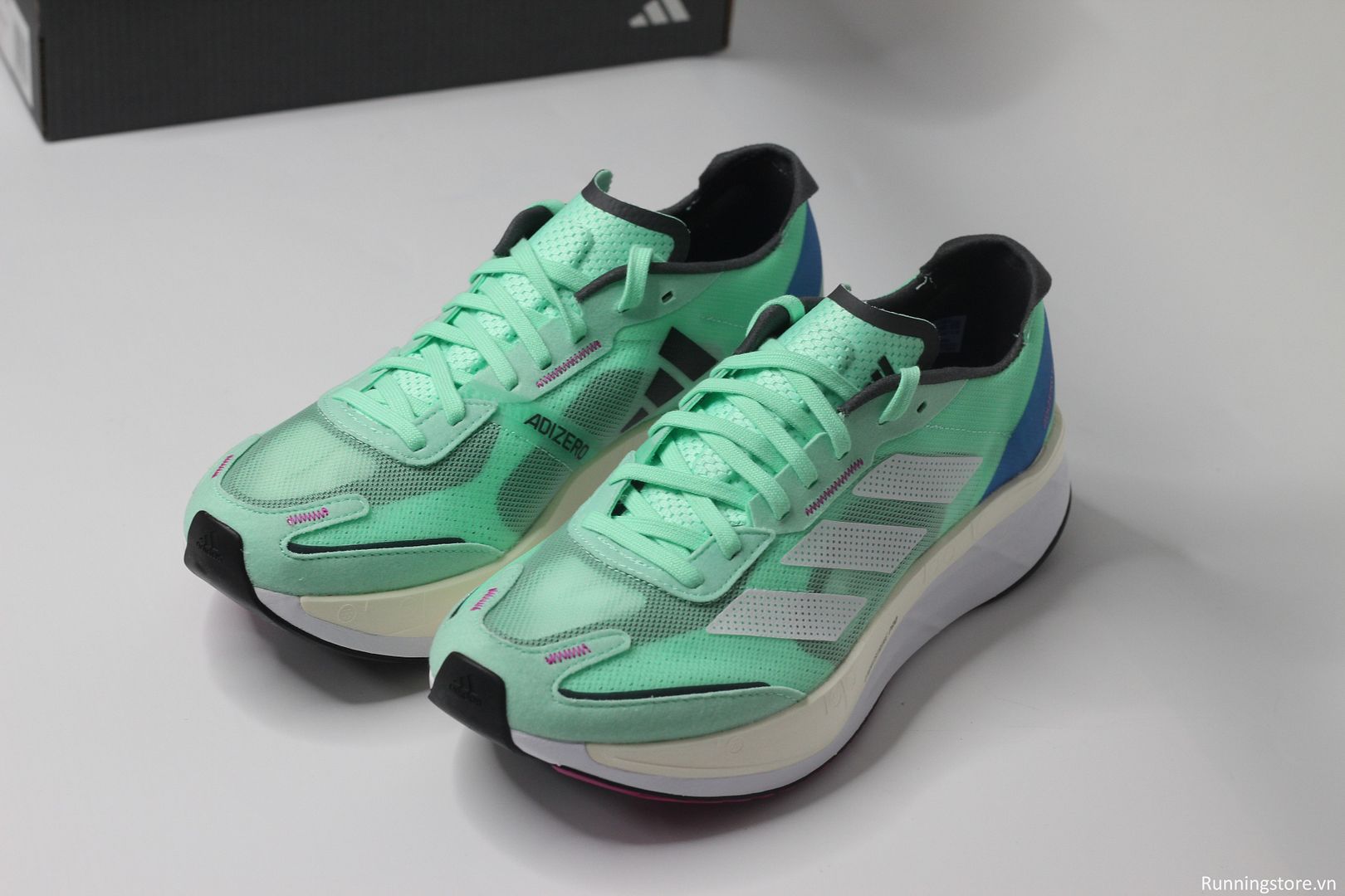 Giày chạy bộ Adidas Adizero Boston 11 màu xanh mint trắng GV9064