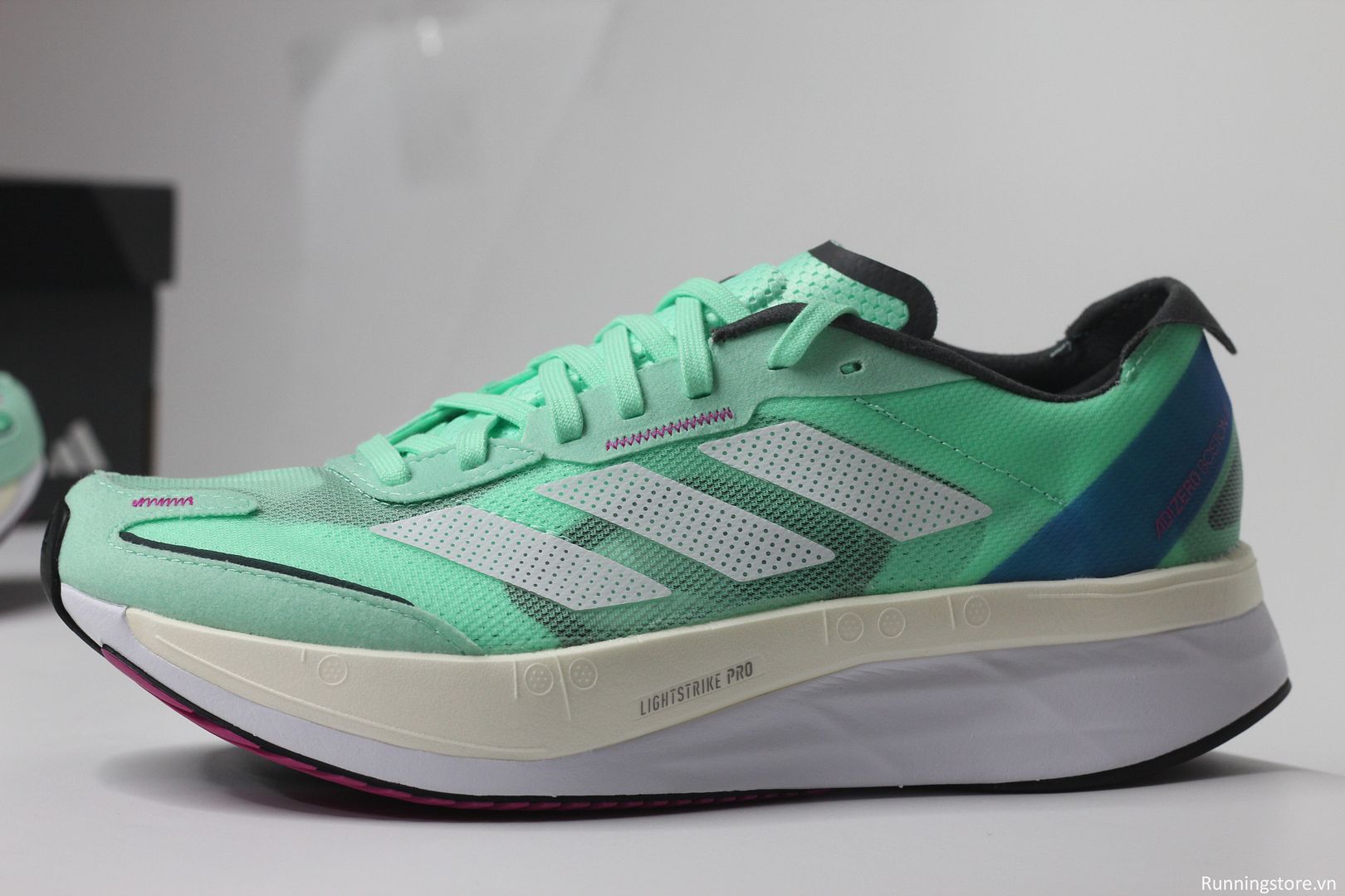 Giày chạy bộ Adidas Adizero Boston 11 màu xanh mint trắng GV9064