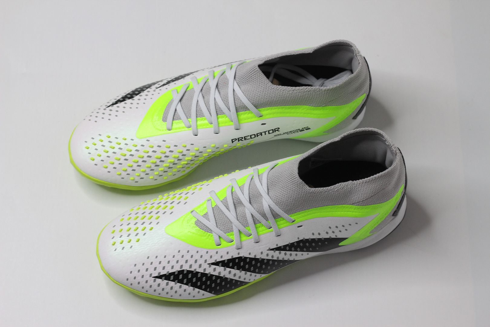 Adidas Predator Accuracy .1 TF Crazyrush pack màu trắng đế xanh GZ0009