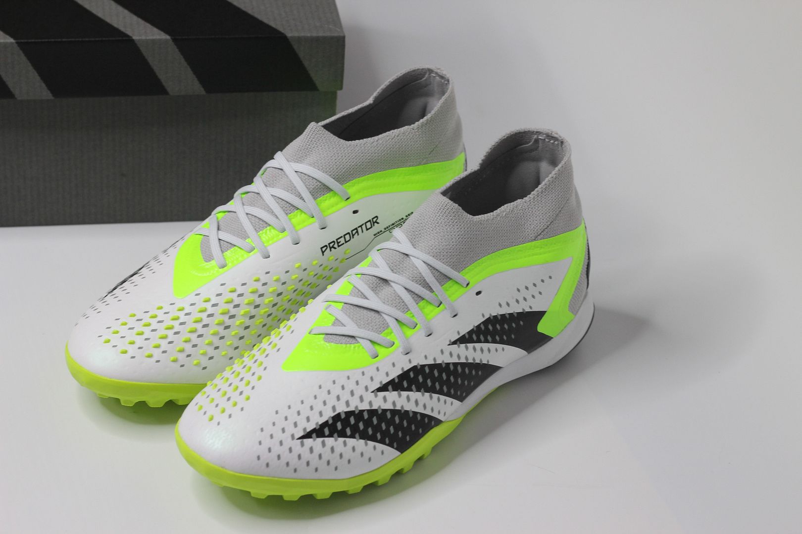 Adidas Predator Accuracy .1 TF Crazyrush pack màu trắng đế xanh GZ0009
