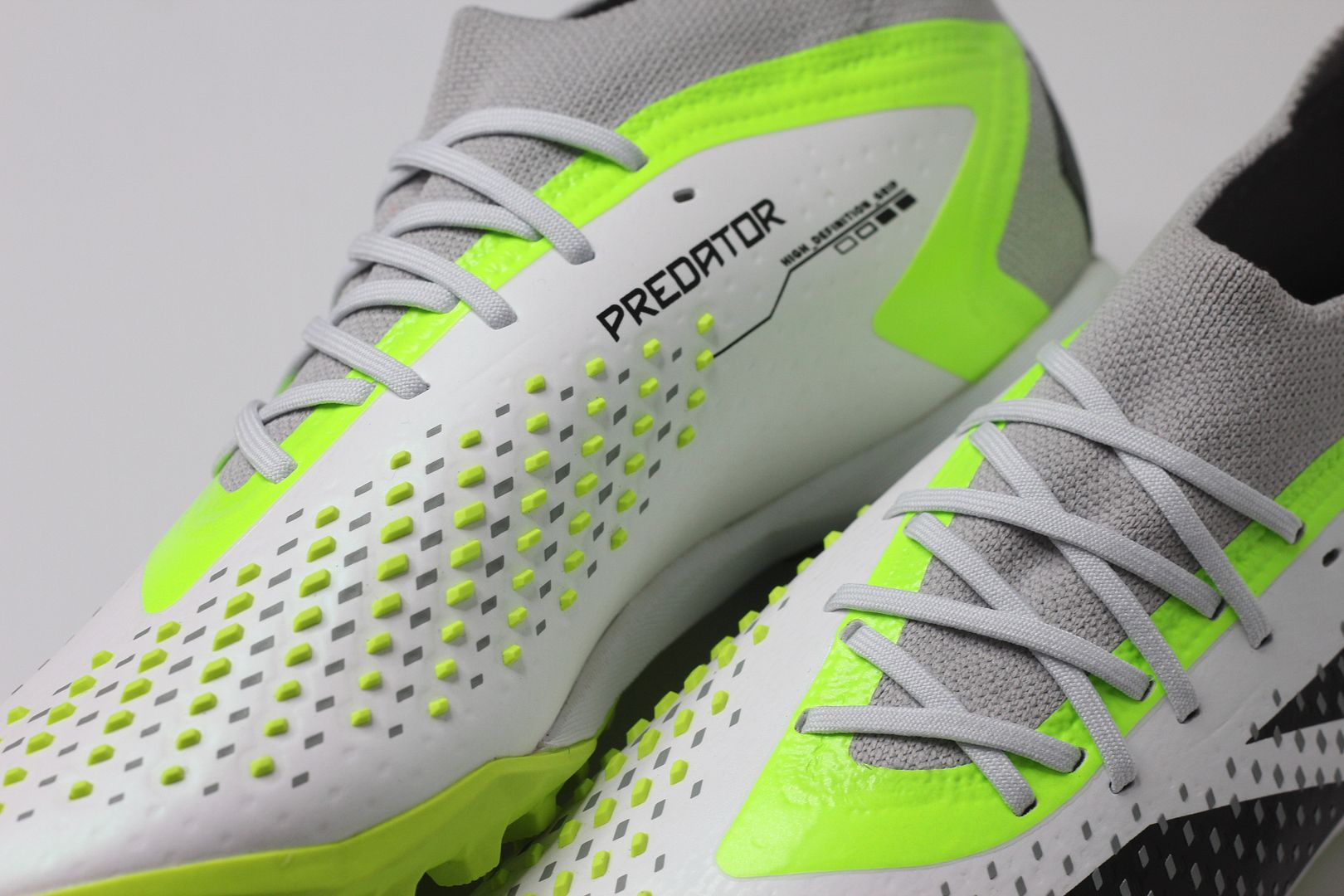 Adidas Predator Accuracy .1 TF Crazyrush pack màu trắng đế xanh GZ0009