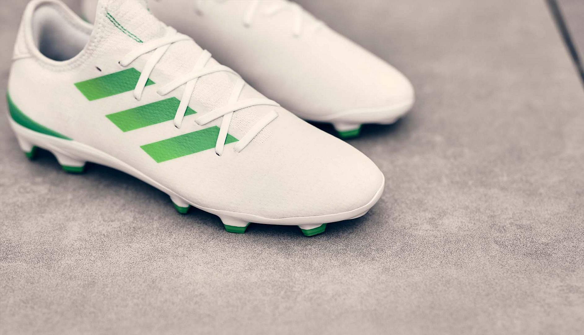 Giày bóng đá Adidas Gamemode