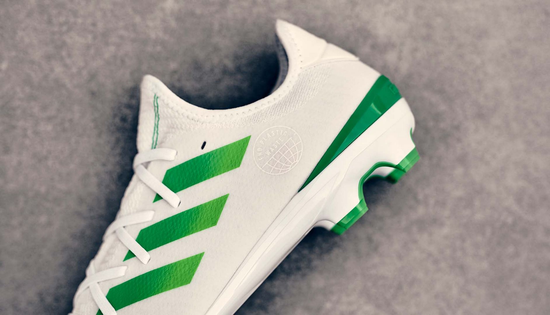 Giày bóng đá Adidas Gamemode