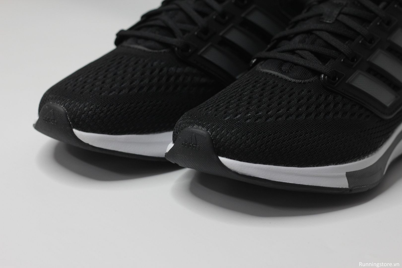 Adidas EQ21 Run- Core Black/ Iron Metallic/ Carbon H00512