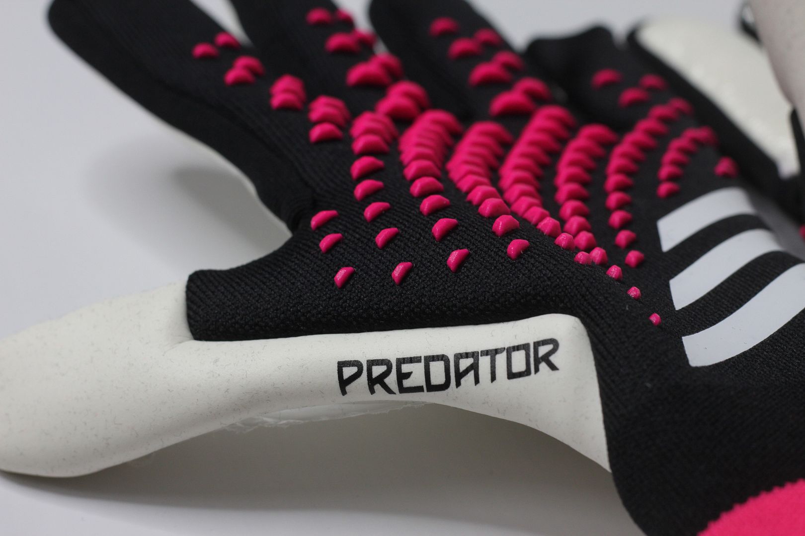 Găng tay thủ môn Adidas Predator GL Pro màu đỏ đen GK Gloves HN3345
