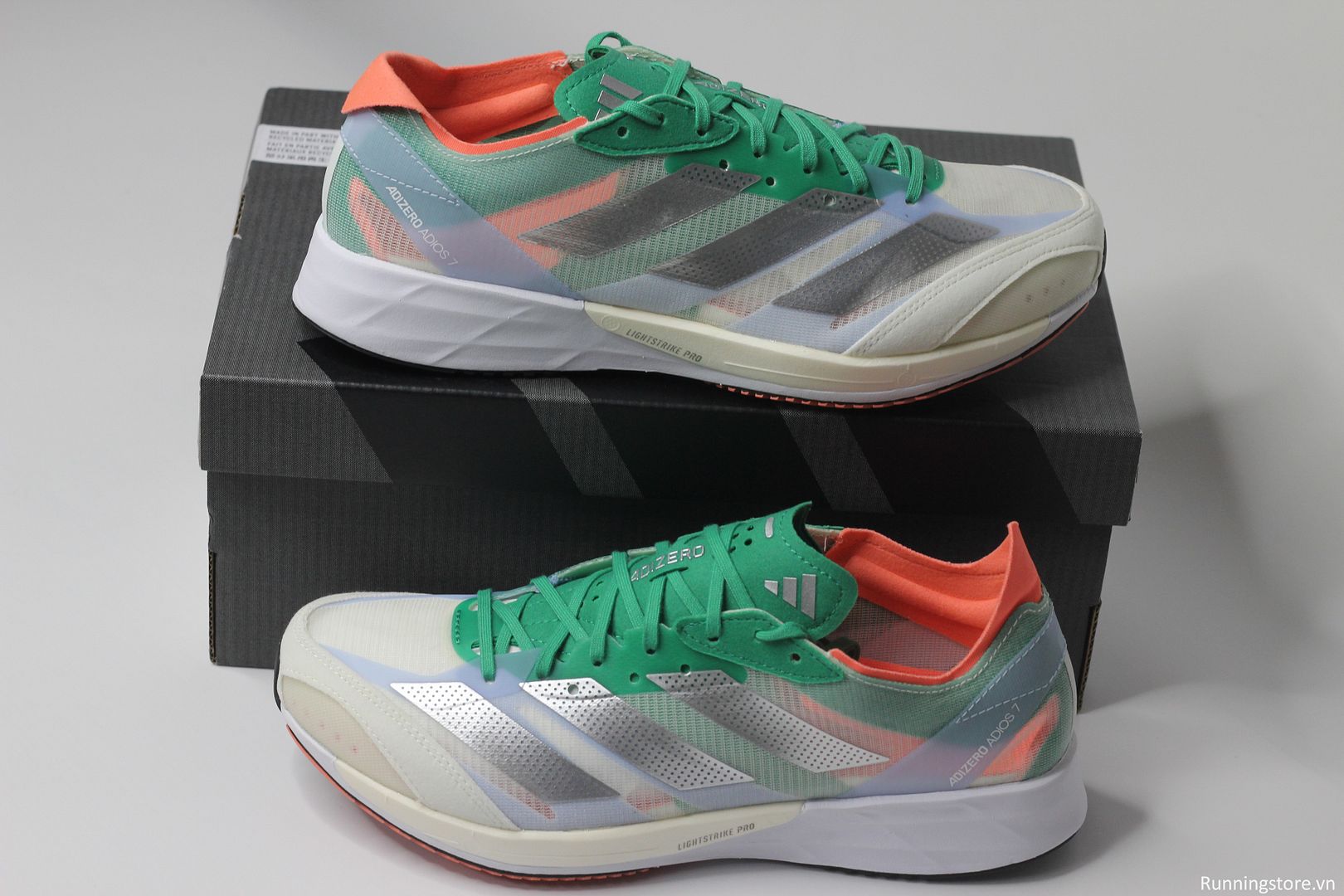 Giày chạy bộ Adidas Adios 7 màu trắng xanh lá HQ3699