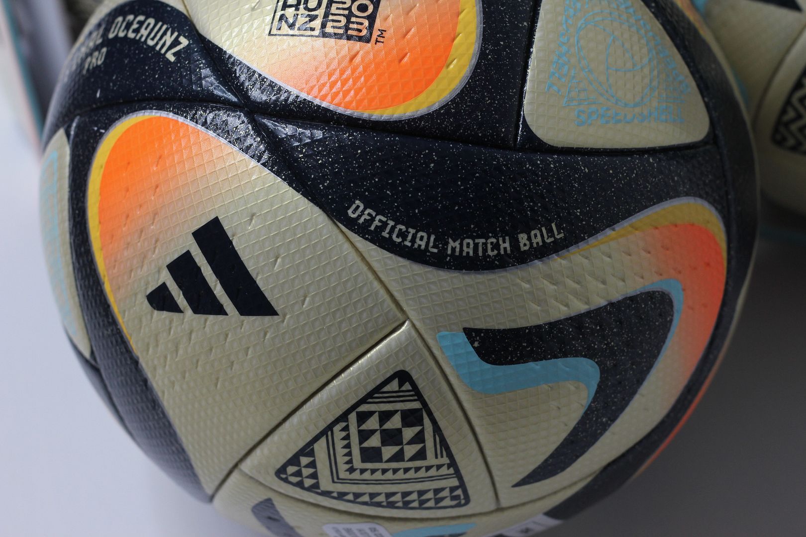 Quả bóng đá Adidas OCEAUNZ Pro OMB FIFA Quality Pro IA1011