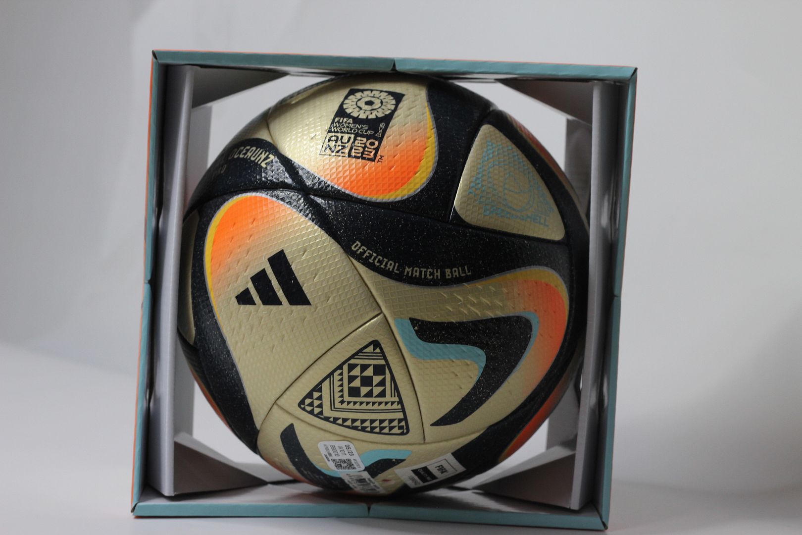 Quả bóng đá Adidas OCEAUNZ Pro OMB FIFA Quality Pro IA1011
