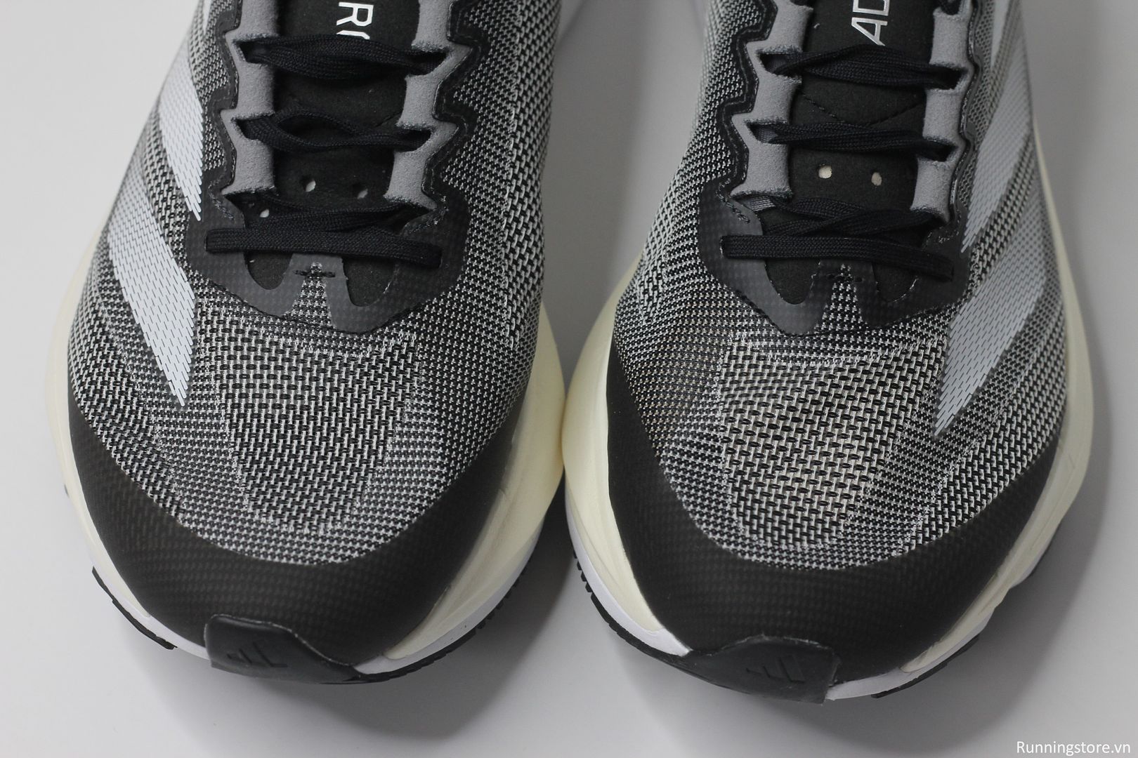 Giày chạy bộ Adidas Boston 12 màu xám trắng ID4234