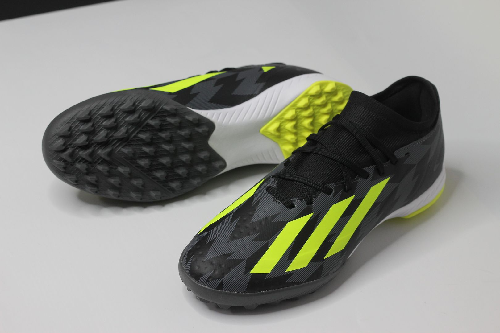 Adidas X Crazyfast .3 TF màu đen xám/xanh chuối IG0767