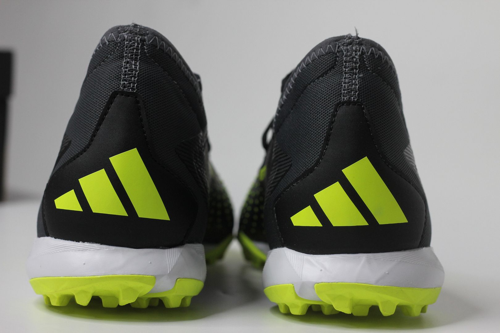 AAdidas Predator Accuracy .3 TF màu đen / xanh chuối IG0768