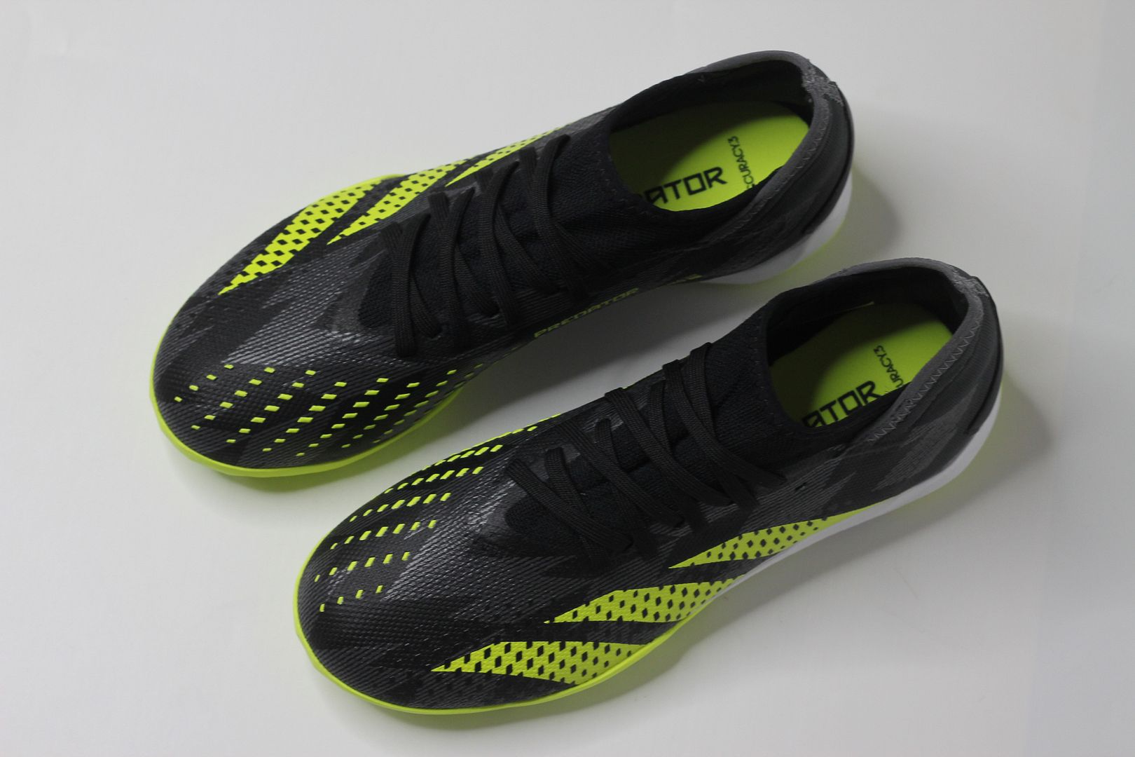 AAdidas Predator Accuracy .3 TF màu đen / xanh chuối IG0768