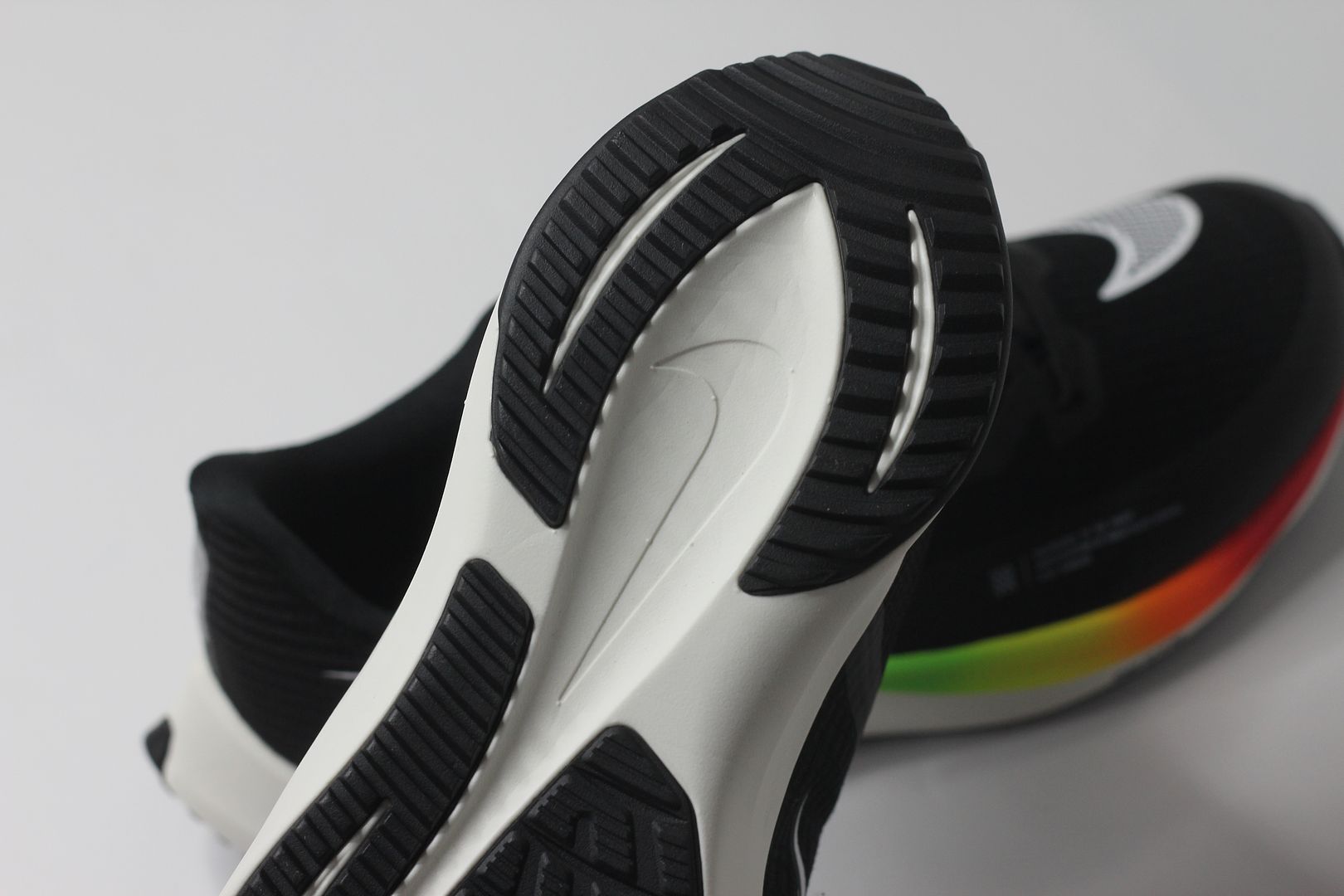 Nike Rival Fly 3 Air Zoom màu đen trắng CT2405-011